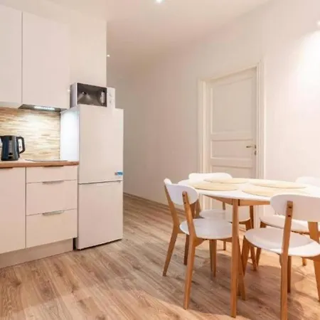 Private 5 Min Walk From Old Town *